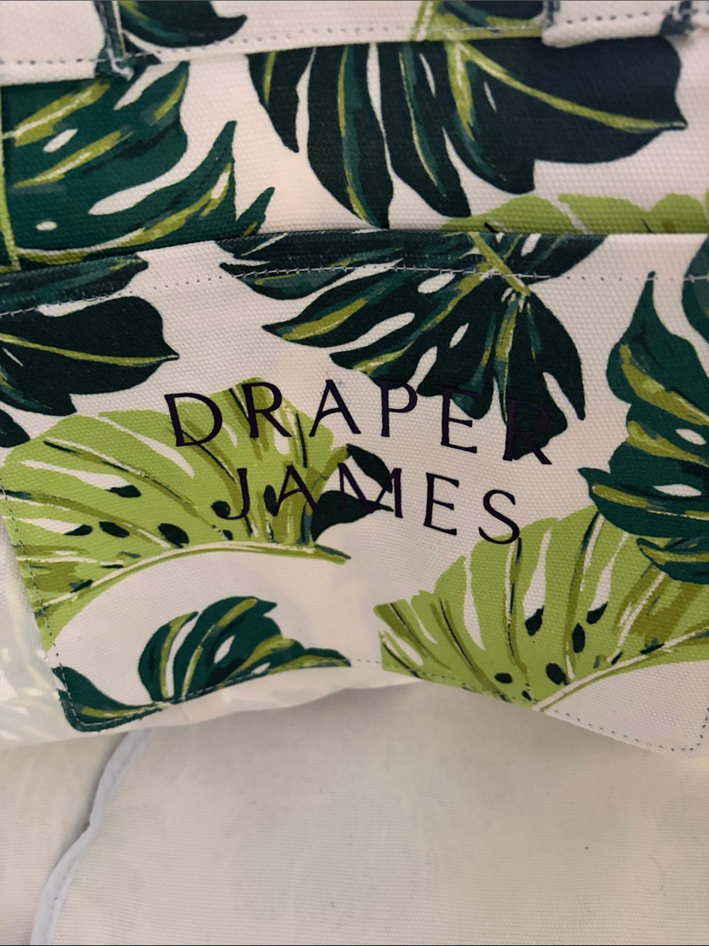 Draper James NWT Monstera Flora Leaf Canvas Tote, Green/White/Black, 23x12x10 - Picture 12 of 12
